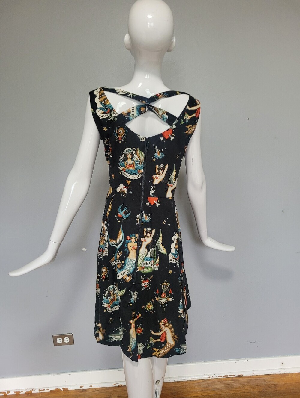 Cherry Velvet Angelina Dress In Sink Or Swim Print, VGUC, Size 1X - Picture 4 of 9